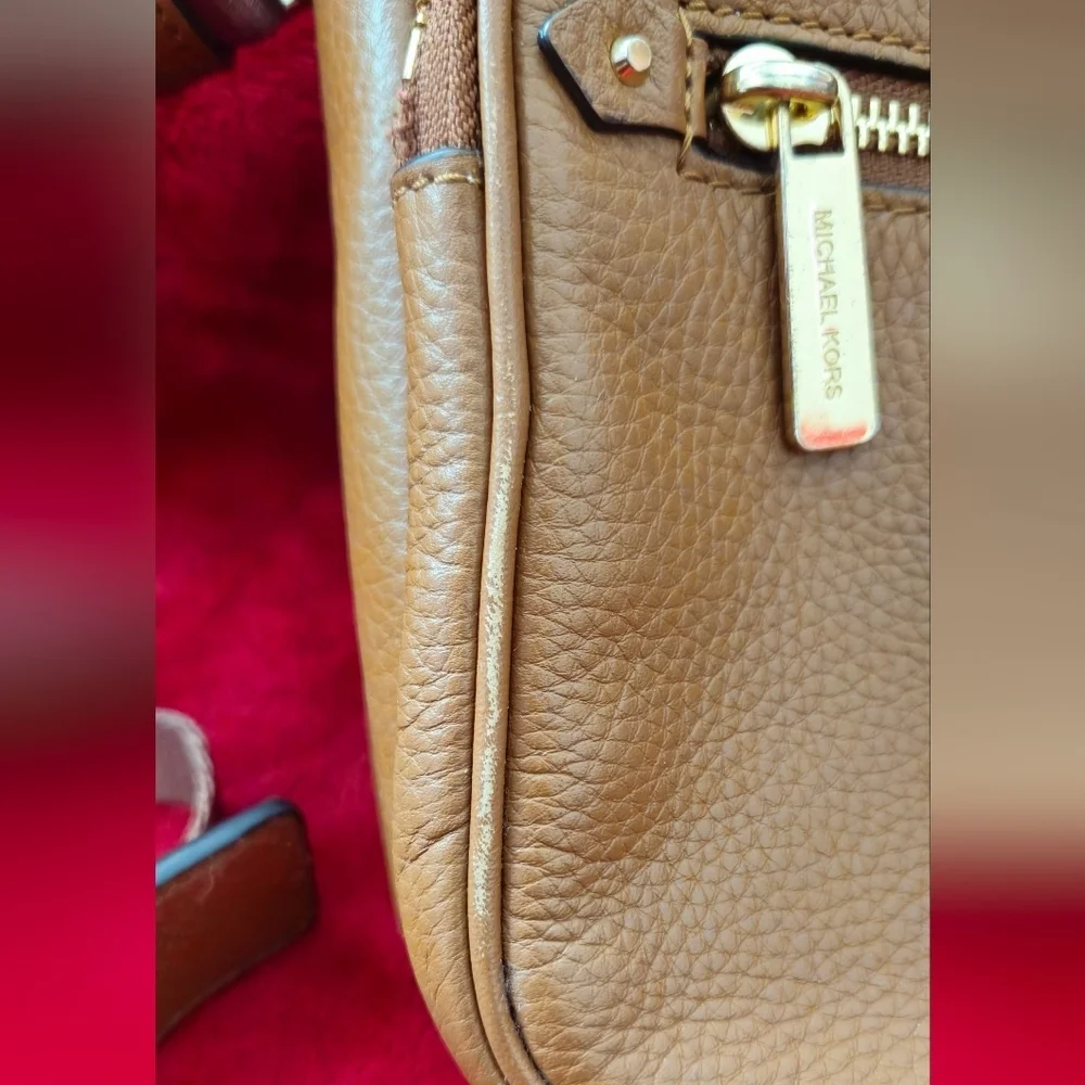 Michael Kors Jet Set Medium Pebbled Leather Tan Crossbody Bag